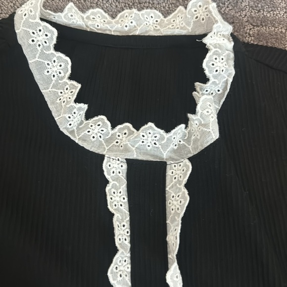 Eyelet Lace Lounge Set - Picture 2 of 4